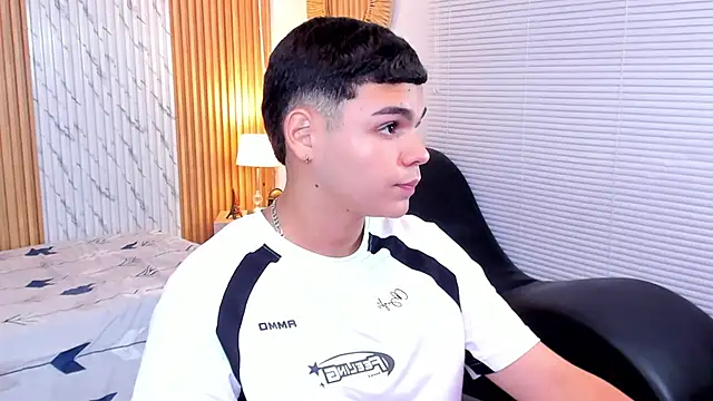 james jonnes online show from October 2025 07:44:02 PM