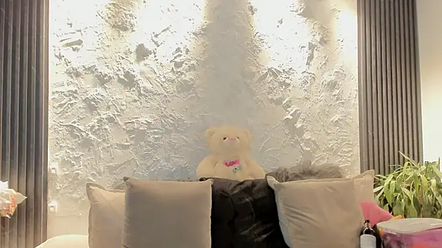 joselin rouse online show from April 2026 12:32:01 PM