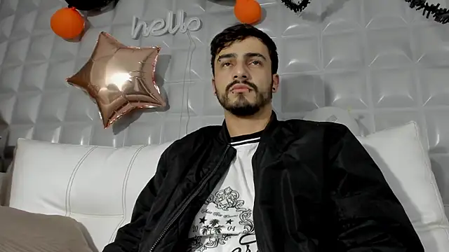 Jack Daniel   online show from November 2025 01:01:02 PM