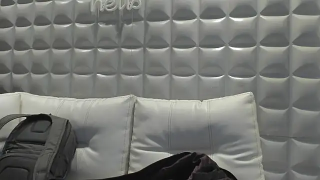 Jack Daniel   online show from November 2025 01:16:02 AM