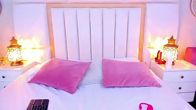 LaylaaDoll online show from April 2026 07:40:02 PM