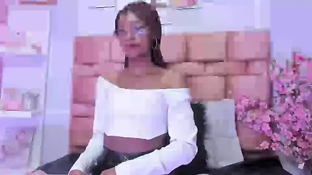 alix noa online show from October 2025 07:23:01 PM