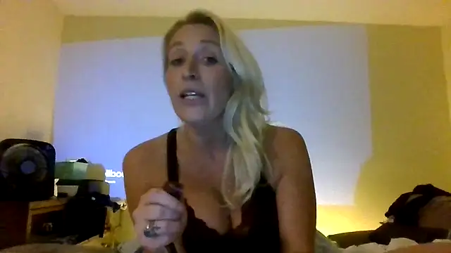 Snapshot of JemTastic chatting on October 2025 05:46:01 AM JemTastic online show from October 2025 05:46:01 AM