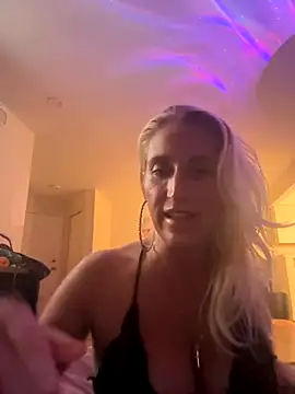 Snapshot of JemTastic chatting on October 2025 03:58:02 AM JemTastic online show from October 2025 03:58:02 AM