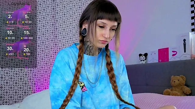 LilithPoison online show from January 2026 06:09:01 PM