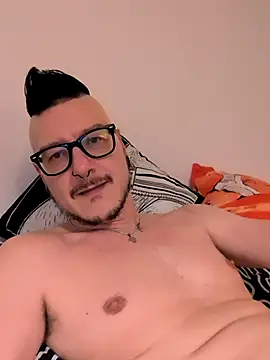 cruiserpup online show from December 2025 06:38:02 PM