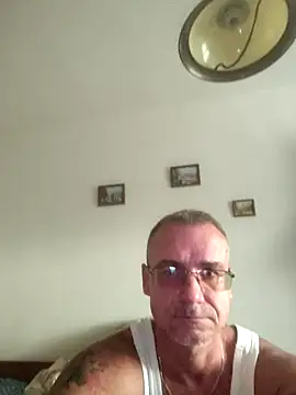 Snapshot of chcem1975 chatting on September 2025 03:00:02 PM chcem1975 online show from September 2025 03:00:02 PM