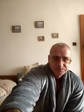 Snapshot of chcem1975 chatting on September 2025 09:55:02 AM chcem1975 online show from September 2025 09:55:02 AM