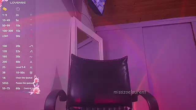 misszoelaurent online show from October 2025 07:58:02 PM