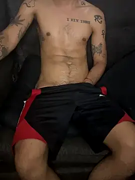 Snapshot of latinoxx1992 chatting on September 2025 01:39:02 AM latinoxx1992 online show from September 2025 01:39:02 AM