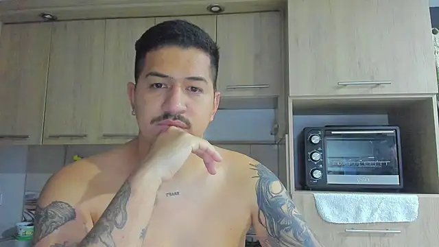 Snapshot of Arnolwilliams chatting on October 2025 10:30:01 PM Arnolwilliams online show from October 2025 10:30:01 PM