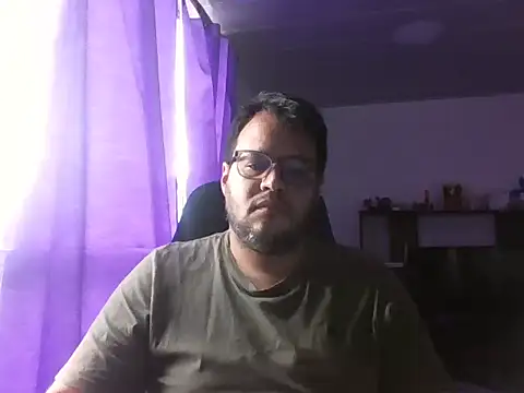 Snapshot of Alpha-Bear chatting on September 2025 06:55:01 PM Alpha-Bear online show from September 2025 06:55:01 PM