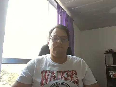 Snapshot of Alpha-Bear chatting on September 2025 05:07:02 PM Alpha-Bear online show from September 2025 05:07:02 PM