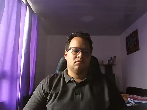 Snapshot of Alpha-Bear chatting on September 2025 04:23:01 PM Alpha-Bear online show from September 2025 04:23:01 PM