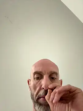 Snapshot of Sly38900 chatting on October 2025 11:29:02 PM Sly38900 online show from October 2025 11:29:02 PM