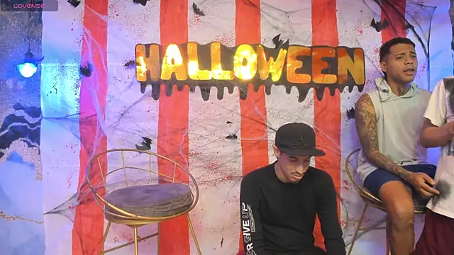 Juicy Creww online show from October 2025 10:43:02 PM