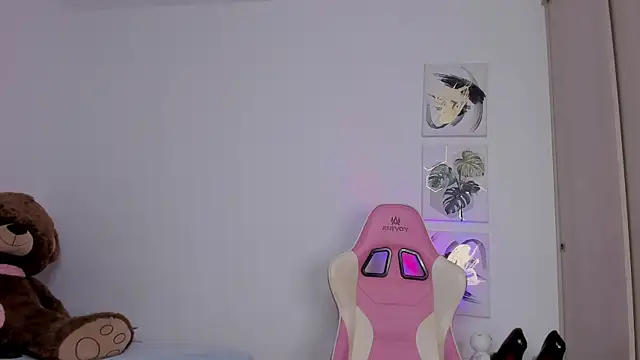 Snapshot of Susy_spark chatting on November 2025 11:17:01 PM Susy spark online show from November 2025 11:17:01 PM