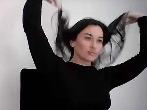 Lyverra online show from April 2026 11:08:02 AM