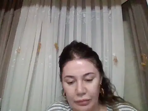 Snapshot of Lomivah chatting on October 2025 04:25:02 PM Lomivah online show from October 2025 04:25:02 PM
