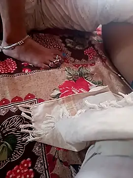 Snapshot of Romantic_couple89 chatting on October 2025 07:38:02 AM Romantic couple89 online show from October 2025 07:38:02 AM