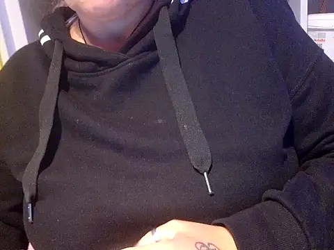 Snapshot of Milf_Lady_Frankfurt chatting on September 2025 07:19:02 PM Milf Lady Frankfurt online show from September 2025 07:19:02 PM