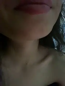 Snapshot of Bella_sexy98 chatting on October 2025 01:25:01 AM Bella sexy98 online show from October 2025 01:25:01 AM