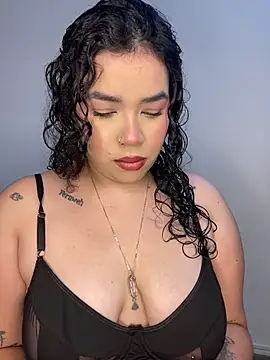 krisstenSantos online show from November 2025 12:15:02 PM