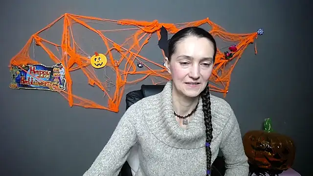 Snapshot of TayaFinch chatting on November 2025 12:59:02 PM TayaFinch online show from November 2025 12:59:02 PM