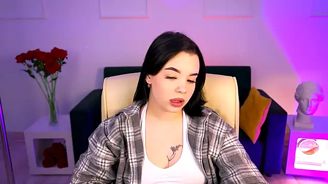 leslierowe  online show from September 2025 01:01:01 PM