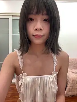 qiqi x online show from April 2026 02:40:01 PM