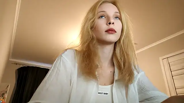 Snapshot of Fafa_Fluff chatting on September 2025 03:06:02 PM Fafa Fluff online show from September 2025 03:06:02 PM