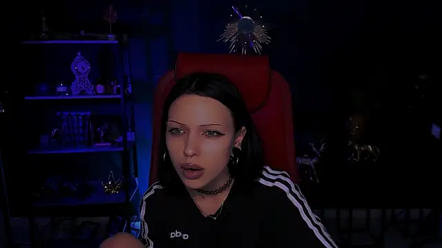 MiaCain online show from September 2025 04:45:02 PM