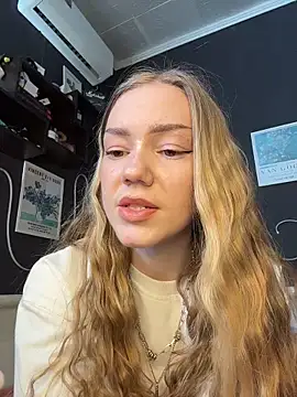 MilaMoone online show from March 2026 10:33:02 AM