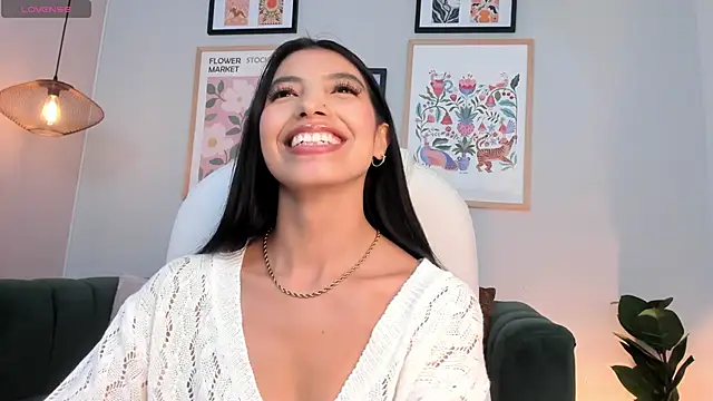 Tiffany Low online show from April 2026 06:10:01 PM