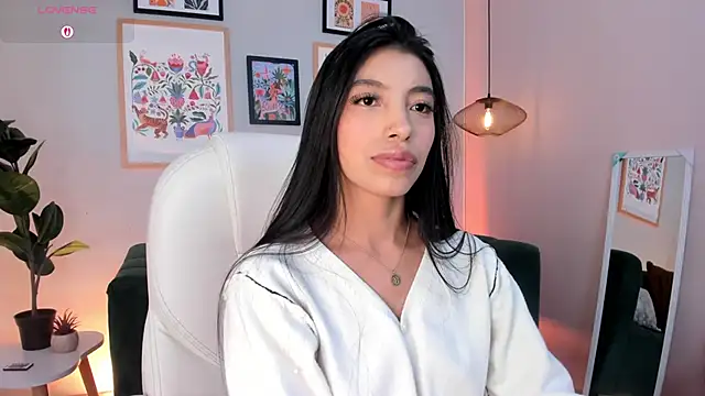 Tiffany Low online show from June 2026 04:53:01 PM