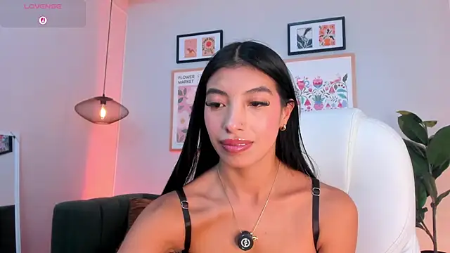 Tiffany Low online show from July 2026 01:04:02 PM