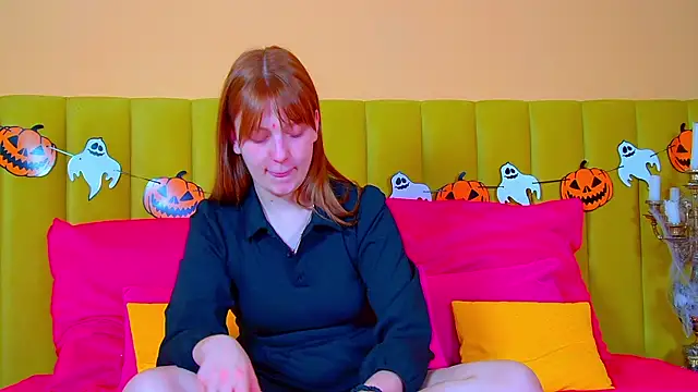 Snapshot of BeatriceBinoche chatting on October 2025 06:35:02 PM BeatriceBinoche online show from October 2025 06:35:02 PM