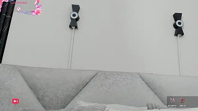 Naomi Rousse online show from February 2026 12:53:02 PM