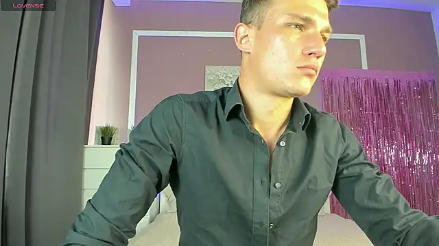 AdamGold01 online show from September 2025 08:16:01 AM