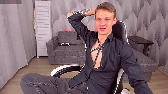 AdamGold01 online show from October 2025 07:45:01 PM