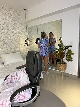 EMILIIA RICHTER   online show from November 2025 12:03:01 PM