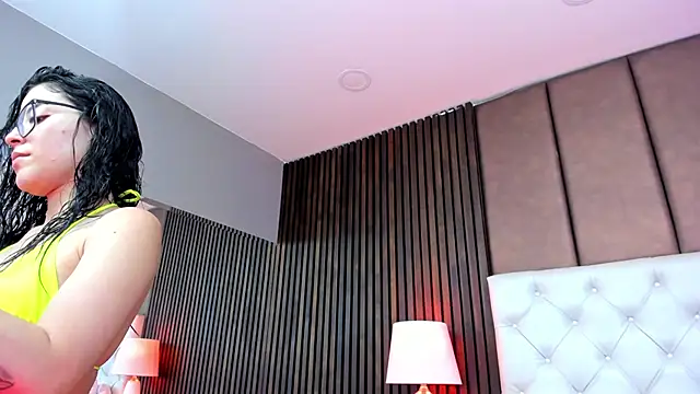 SamyySwet online show from November 2025 07:35:01 PM