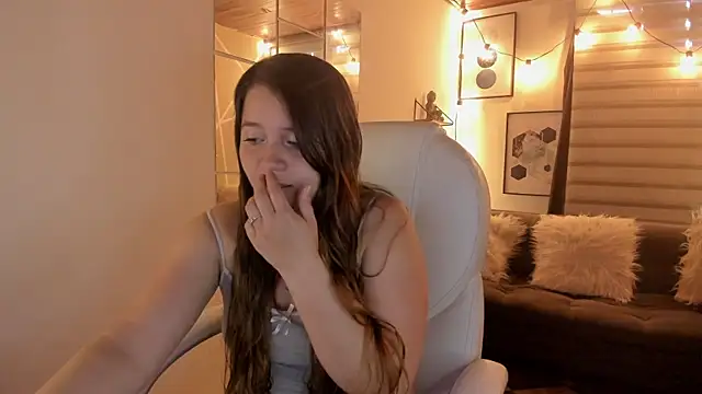 sophiee09  online show from October 2025 01:56:02 PM