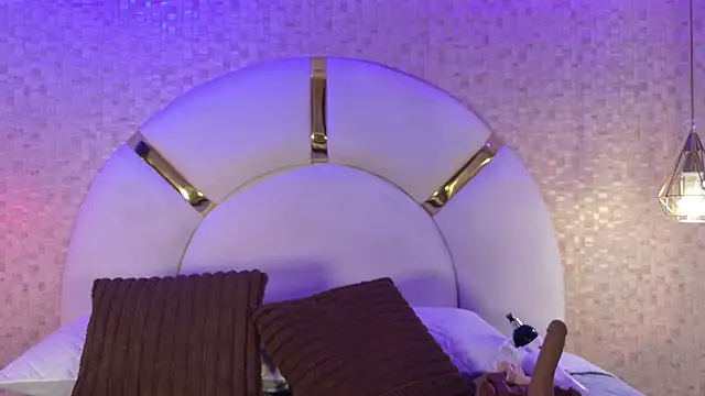 Snapshot of paulina_cano chatting on November 2025 07:35:02 PM paulina cano online show from November 2025 07:35:02 PM