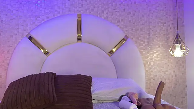 Snapshot of paulina_cano chatting on November 2025 07:25:02 PM paulina cano online show from November 2025 07:25:02 PM