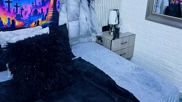 sofiagutierrez   online show from October 2025 11:06:02 PM