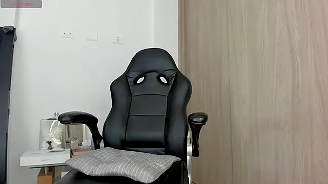 Snapshot of Biscuit_oliva chatting on October 2025 03:16:02 AM Biscuit oliva online show from October 2025 03:16:02 AM