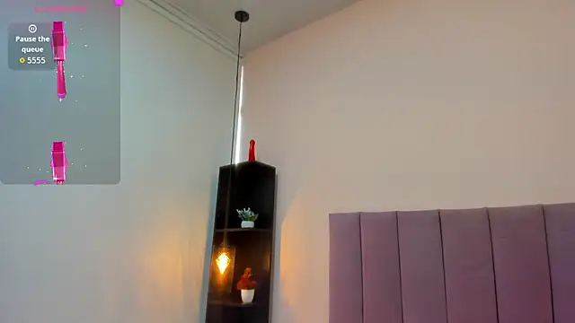 HoollyHendrix online show from November 2025 08:08:01 PM