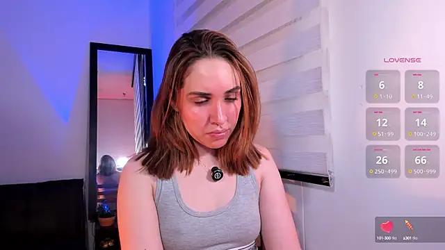 SarahCastillo  online show from September 2025 12:29:01 PM