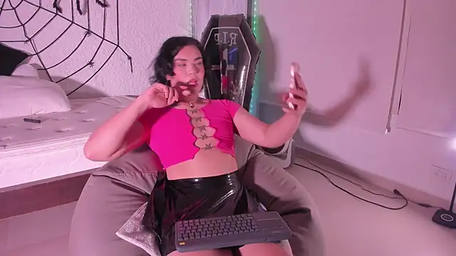 Snapshot of BlaerShadow_ chatting on October 2025 04:27:01 AM BlaerShadow online show from October 2025 04:27:01 AM